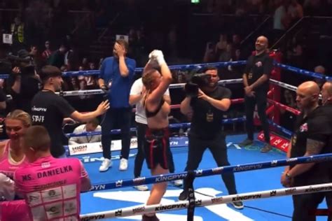 boxer that flashed|Kingpyn Boxing results: Daniella Hemsley flashes ...